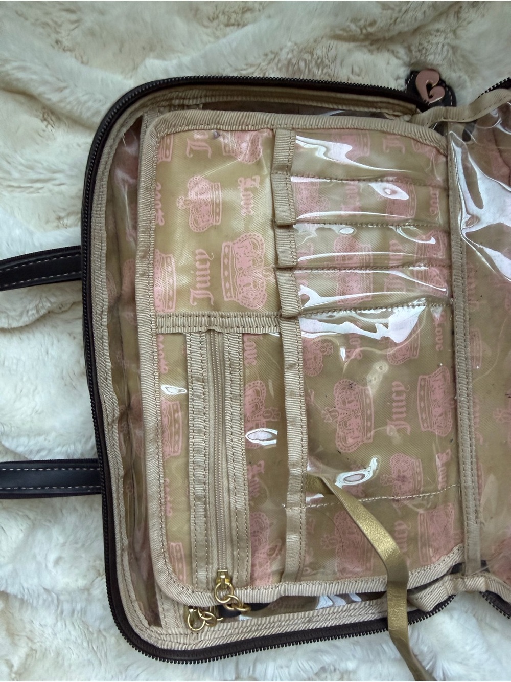 Juicy Couture Pink Terry Logo Makeup Case - Picture 8 of 16